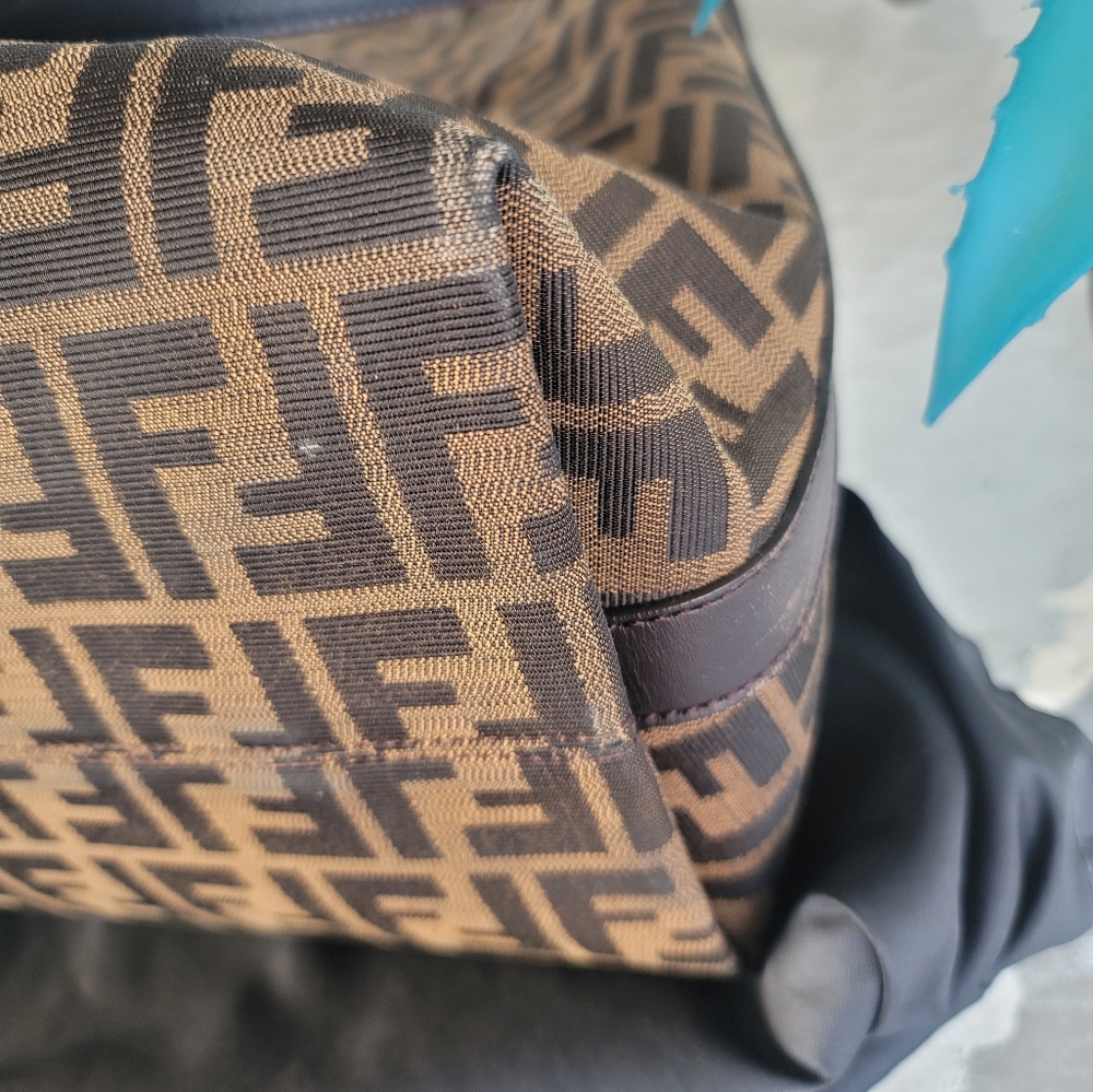 Fendi Brown Logo Purse - Picture 5 of 15